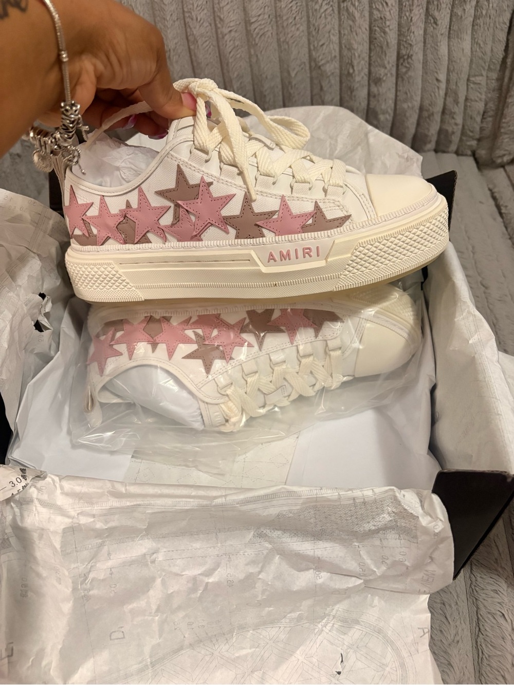 AMIRI Cream Low-Top Sneakers with Pink & Taupe Star Accents